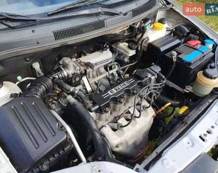 Серый Шевроле Авео, объемом двигателя 1.5 л и пробегом 188 тыс. км за 2000 $, фото 24 на Automoto.ua