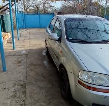 Серый Шевроле Авео, объемом двигателя 1.5 л и пробегом 220 тыс. км за 2700 $, фото 1 на Automoto.ua