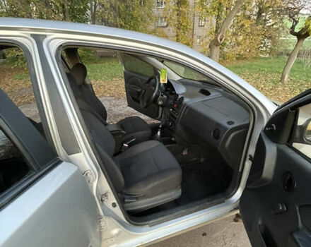 Сірий Шевроле Авео, об'ємом двигуна 1.5 л та пробігом 385 тис. км за 2200 $, фото 10 на Automoto.ua