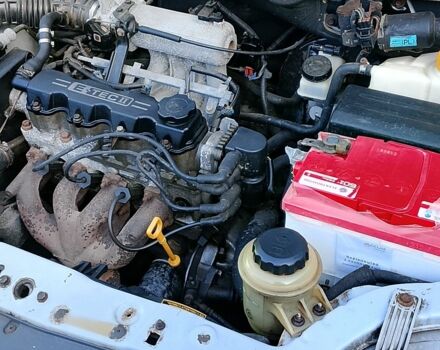 Серый Шевроле Авео, объемом двигателя 1.5 л и пробегом 189 тыс. км за 2841 $, фото 6 на Automoto.ua