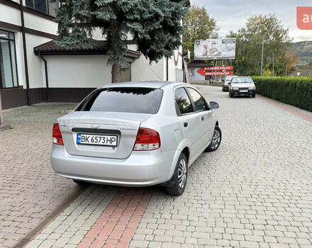 Серый Шевроле Авео, объемом двигателя 1.5 л и пробегом 260 тыс. км за 2500 $, фото 2 на Automoto.ua