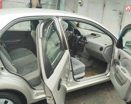 Сірий Шевроле Авео, об'ємом двигуна 1.5 л та пробігом 137 тис. км за 3500 $, фото 4 на Automoto.ua