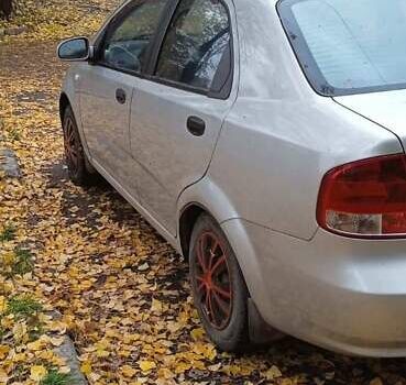 Серый Шевроле Авео, объемом двигателя 1.5 л и пробегом 273 тыс. км за 3400 $, фото 3 на Automoto.ua