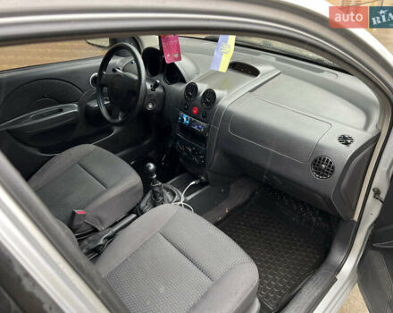 Серый Шевроле Авео, объемом двигателя 1.5 л и пробегом 173 тыс. км за 2800 $, фото 8 на Automoto.ua