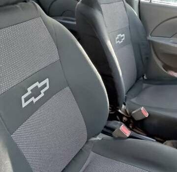 Серый Шевроле Авео, объемом двигателя 1.5 л и пробегом 220 тыс. км за 2700 $, фото 8 на Automoto.ua