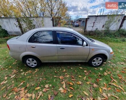 Серый Шевроле Авео, объемом двигателя 1.5 л и пробегом 188 тыс. км за 2000 $, фото 2 на Automoto.ua