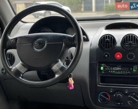 Серый Шевроле Авео, объемом двигателя 1.5 л и пробегом 200 тыс. км за 3300 $, фото 7 на Automoto.ua
