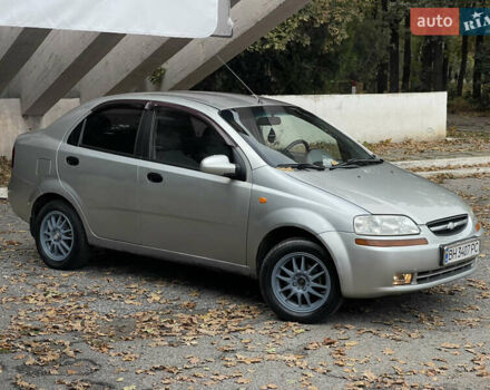 Серый Шевроле Авео, объемом двигателя 1.5 л и пробегом 200 тыс. км за 3300 $, фото 2 на Automoto.ua