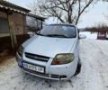 Серый Шевроле Авео, объемом двигателя 1.5 л и пробегом 250 тыс. км за 2000 $, фото 1 на Automoto.ua