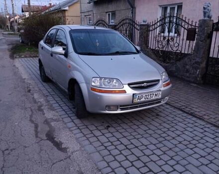 Серый Шевроле Авео, объемом двигателя 1.5 л и пробегом 265 тыс. км за 2000 $, фото 1 на Automoto.ua