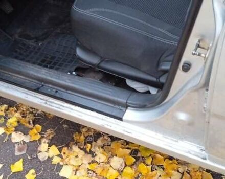 Серый Шевроле Авео, объемом двигателя 1.5 л и пробегом 273 тыс. км за 3400 $, фото 4 на Automoto.ua