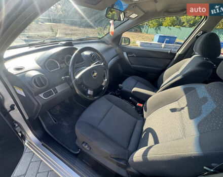 Серый Шевроле Авео, объемом двигателя 1.6 л и пробегом 150 тыс. км за 4950 $, фото 4 на Automoto.ua