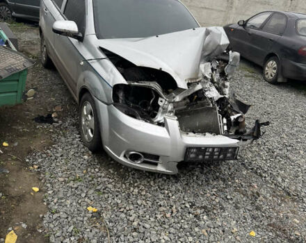 Серый Шевроле Авео, объемом двигателя 1.5 л и пробегом 250 тыс. км за 1600 $, фото 2 на Automoto.ua