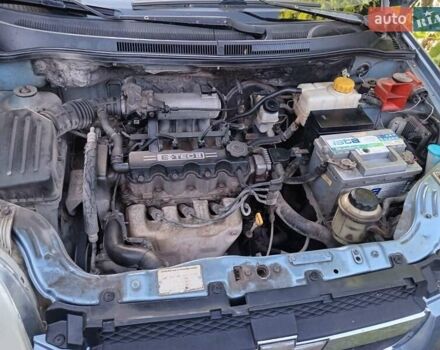 Серый Шевроле Авео, объемом двигателя 1.5 л и пробегом 180 тыс. км за 3200 $, фото 1 на Automoto.ua