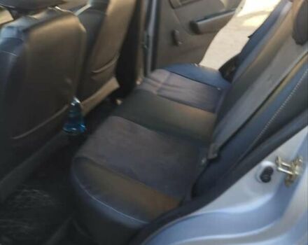 Серый Шевроле Авео, объемом двигателя 1.5 л и пробегом 235 тыс. км за 3200 $, фото 1 на Automoto.ua