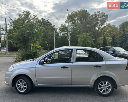 Серый Шевроле Авео, объемом двигателя 1.5 л и пробегом 190 тыс. км за 2700 $, фото 3 на Automoto.ua