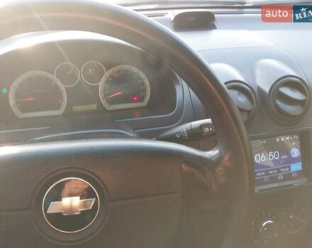 Серый Шевроле Авео, объемом двигателя 1.5 л и пробегом 260 тыс. км за 3999 $, фото 3 на Automoto.ua