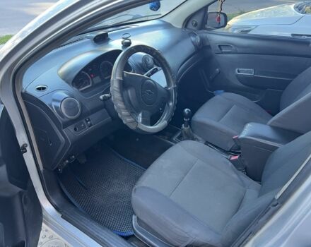 Сірий Шевроле Авео, об'ємом двигуна 1.5 л та пробігом 200 тис. км за 2150 $, фото 1 на Automoto.ua