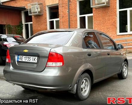 Серый Шевроле Авео, объемом двигателя 1.5 л и пробегом 260 тыс. км за 3100 $, фото 3 на Automoto.ua