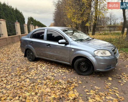 Серый Шевроле Авео, объемом двигателя 1.5 л и пробегом 253 тыс. км за 2900 $, фото 1 на Automoto.ua
