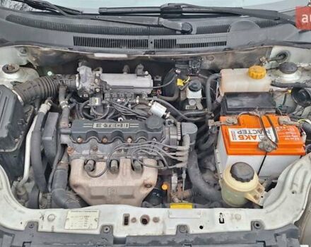 Серый Шевроле Авео, объемом двигателя 1.5 л и пробегом 300 тыс. км за 3600 $, фото 1 на Automoto.ua