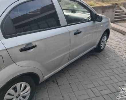 Серый Шевроле Авео, объемом двигателя 1.5 л и пробегом 202 тыс. км за 2800 $, фото 1 на Automoto.ua