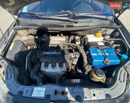 Сірий Шевроле Авео, об'ємом двигуна 1.5 л та пробігом 235 тис. км за 3700 $, фото 28 на Automoto.ua