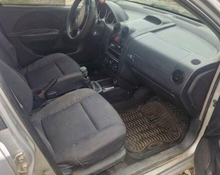 Сірий Шевроле Авео, об'ємом двигуна 1.5 л та пробігом 180 тис. км за 1650 $, фото 5 на Automoto.ua