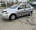 Сірий Шевроле Авео, об'ємом двигуна 1.5 л та пробігом 270 тис. км за 2450 $, фото 1 на Automoto.ua