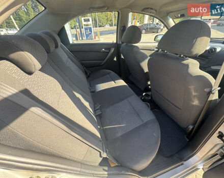 Серый Шевроле Авео, объемом двигателя 1.6 л и пробегом 150 тыс. км за 4950 $, фото 7 на Automoto.ua