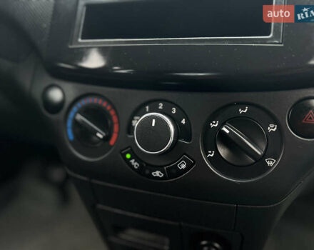 Сірий Шевроле Авео, об'ємом двигуна 1.5 л та пробігом 188 тис. км за 4399 $, фото 16 на Automoto.ua