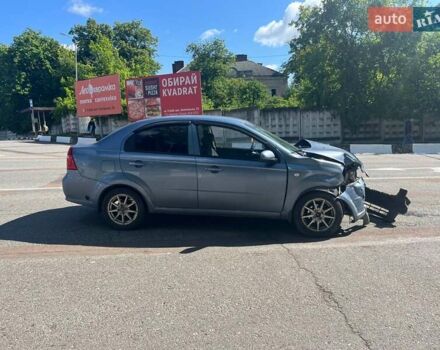 Серый Шевроле Авео, объемом двигателя 1.5 л и пробегом 208 тыс. км за 2000 $, фото 2 на Automoto.ua