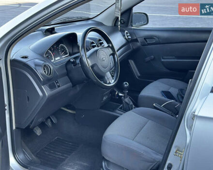 Серый Шевроле Авео, объемом двигателя 1.5 л и пробегом 190 тыс. км за 3000 $, фото 9 на Automoto.ua