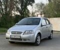 Серый Шевроле Авео, объемом двигателя 1.5 л и пробегом 384 тыс. км за 2000 $, фото 1 на Automoto.ua