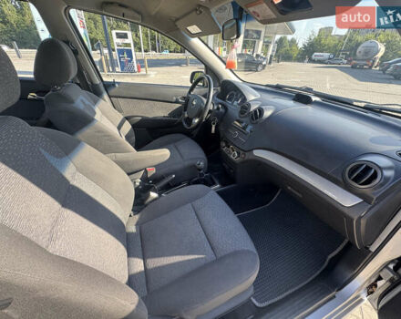 Серый Шевроле Авео, объемом двигателя 1.6 л и пробегом 150 тыс. км за 4950 $, фото 6 на Automoto.ua