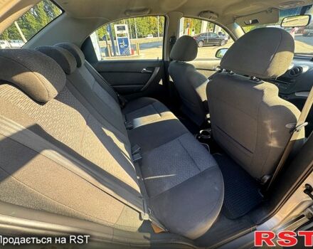Серый Шевроле Авео, объемом двигателя 1.4 л и пробегом 150 тыс. км за 4600 $, фото 4 на Automoto.ua