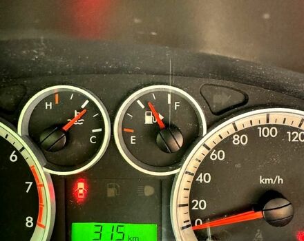 Сірий Шевроле Авео, об'ємом двигуна 1.5 л та пробігом 271 тис. км за 3799 $, фото 11 на Automoto.ua