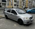 Серый Шевроле Авео, объемом двигателя 1.5 л и пробегом 298 тыс. км за 3100 $, фото 1 на Automoto.ua