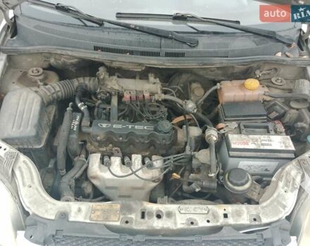 Серый Шевроле Авео, объемом двигателя 1.5 л и пробегом 214 тыс. км за 2700 $, фото 4 на Automoto.ua