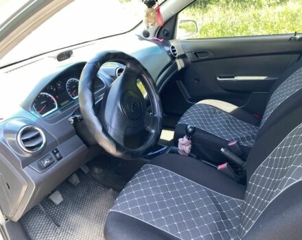 Серый Шевроле Авео, объемом двигателя 1.5 л и пробегом 263 тыс. км за 3700 $, фото 5 на Automoto.ua