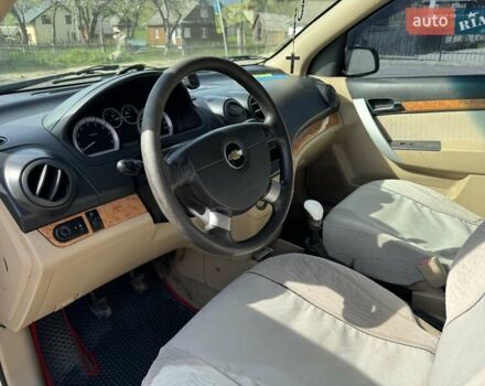 Серый Шевроле Авео, объемом двигателя 1.6 л и пробегом 106 тыс. км за 3850 $, фото 5 на Automoto.ua