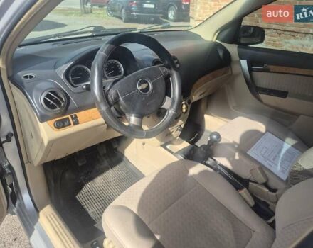 Серый Шевроле Авео, объемом двигателя 1.6 л и пробегом 180 тыс. км за 3500 $, фото 2 на Automoto.ua