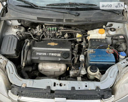Сірий Шевроле Авео, об'ємом двигуна 1.6 л та пробігом 63 тис. км за 4200 $, фото 17 на Automoto.ua