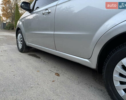 Сірий Шевроле Авео, об'ємом двигуна 1.6 л та пробігом 148 тис. км за 4550 $, фото 5 на Automoto.ua