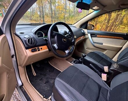 Серый Шевроле Авео, объемом двигателя 1.6 л и пробегом 198 тыс. км за 3700 $, фото 4 на Automoto.ua