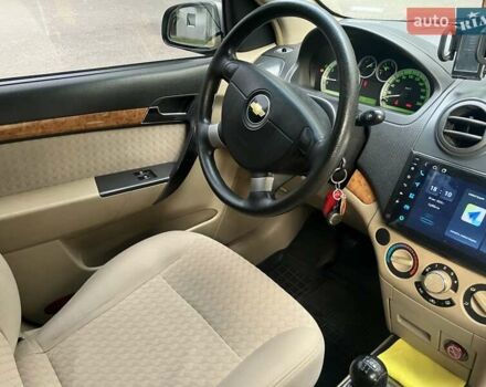 Сірий Шевроле Авео, об'ємом двигуна 1.6 л та пробігом 164 тис. км за 3800 $, фото 30 на Automoto.ua