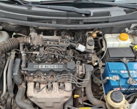 Сірий Шевроле Авео, об'ємом двигуна 1.5 л та пробігом 205 тис. км за 3500 $, фото 5 на Automoto.ua