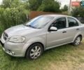 Серый Шевроле Авео, объемом двигателя 1.5 л и пробегом 210 тыс. км за 3800 $, фото 1 на Automoto.ua