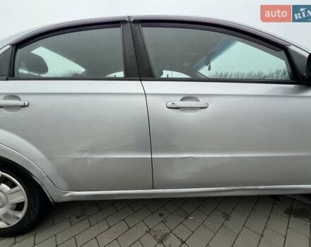 Сірий Шевроле Авео, об'ємом двигуна 1.6 л та пробігом 353 тис. км за 4000 $, фото 5 на Automoto.ua