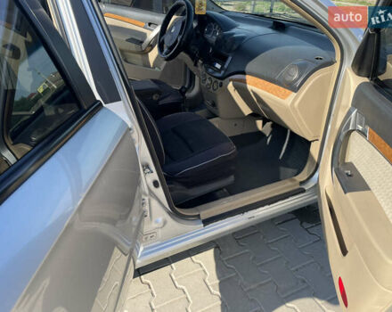 Сірий Шевроле Авео, об'ємом двигуна 1.6 л та пробігом 193 тис. км за 4100 $, фото 6 на Automoto.ua